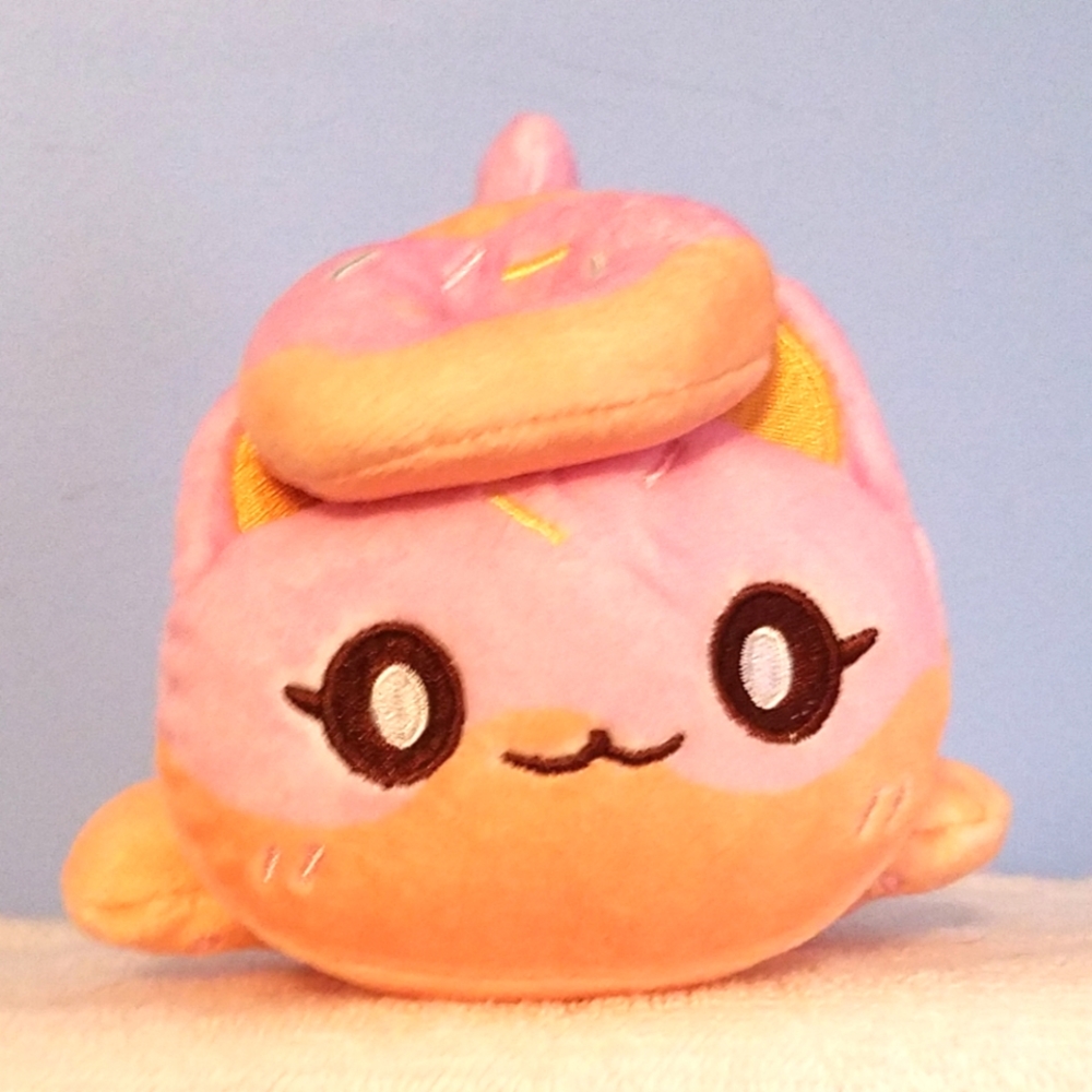 Meemeows Donut Cat plush by Aphamau